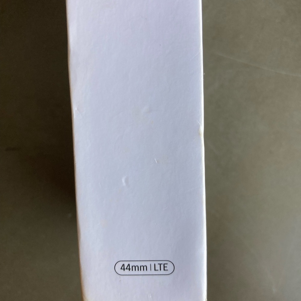 Brand New. Unopened. Samsung Galaxy Watch5 Gray with Black Band - Smartwatch - Picture 4 of 4